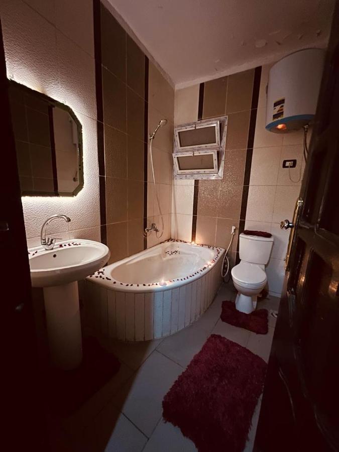 Momen Pyramids Inn Kafret el-Gabal Kültér fotó
